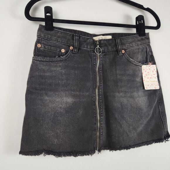 Free People Skirt Denim Mini Haven Frayed Hem Zip-Up Distressed Y2K NWT - 28" - Picture 2 of 11